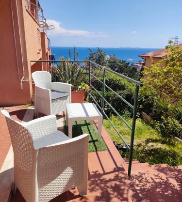 Isola del Giglio Casa Cecilia GIGLIO Porto loc Monticello