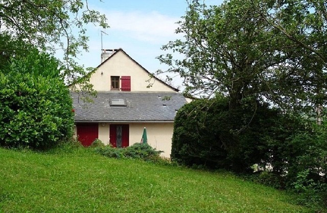 Isolated cottage in the countryside. 5 minutes from all shops