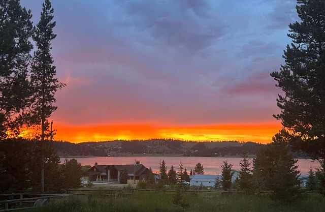 It's Fire Pit Season! S'mores, please!