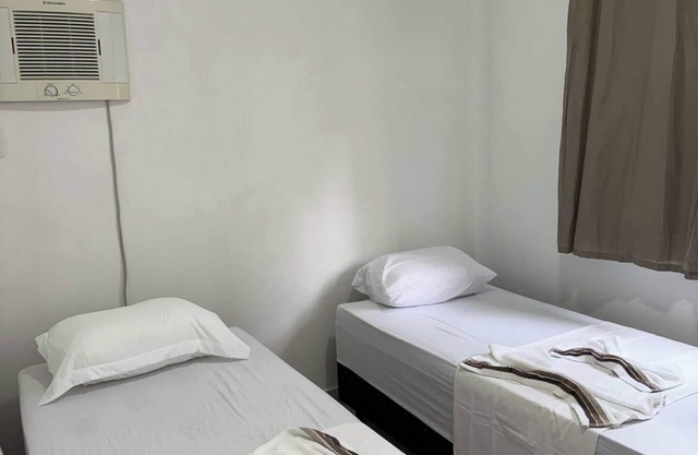 Itapuã - 4 Minutes from the Beach - Bedroom with Suite - Two Bathrooms - Air Conditioning