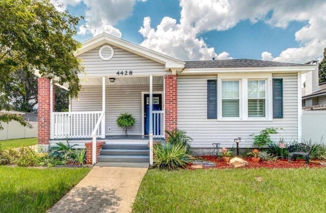 Jacksonville Hideaway Modern + Pet-Friendly Unit 1
