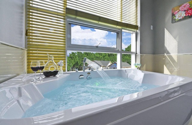 Janghohang J Story Spa Pension