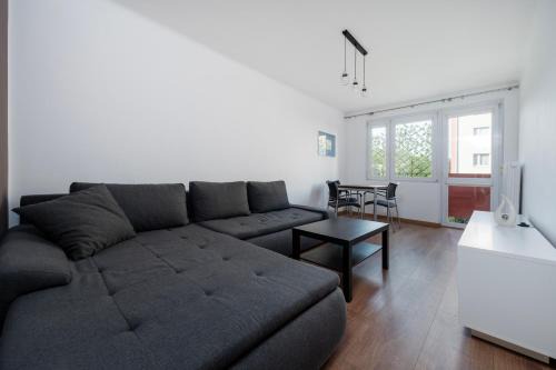 Jaracza 3-Bedroom Apartment by BookingHost