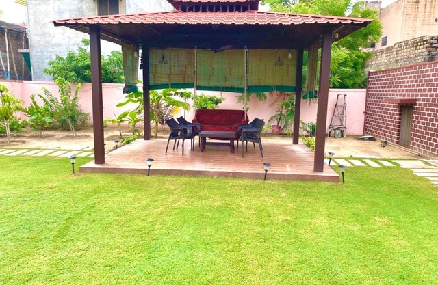 JAWAHAR VILLA - 2BHK - City Centre