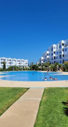 Jawhara smir red chaussé vue jardin