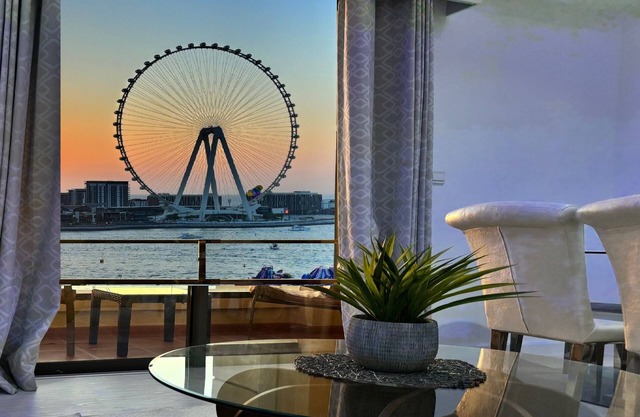 Jbr beach walk front sea apartment up 6-7 guest