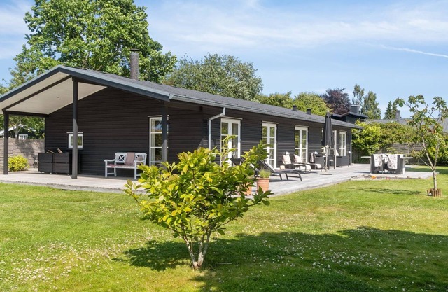 "Jerrik" - 1.2km from the sea by Interhome