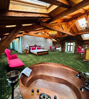 JMR Splendor - Private Sauna & Bathtub Suites