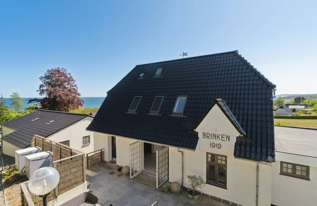 "Johanna" - 300m from the sea by Interhome