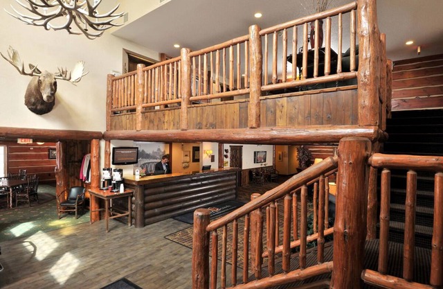 Johnston’s Rustic Refuge: Hot Breakfast w/Homestyle Comfort | 3 Units