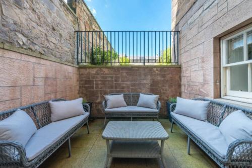 JOIVY Luxury Apartment with Patio in City Centre