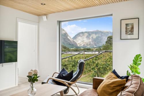 Jordeplegarden holiday home - Part of a farm - Two buildings - Close to Flåm