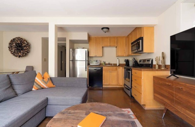 Joshua Tree Vibes in SE PDX - Local Bars & Food