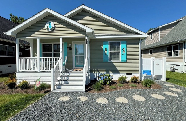 Josie's Getaway - Pet Friendly - LINENS AND TOWELS PROVIDED - Firepit