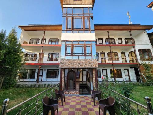 JUNAID GUEST HOUSE