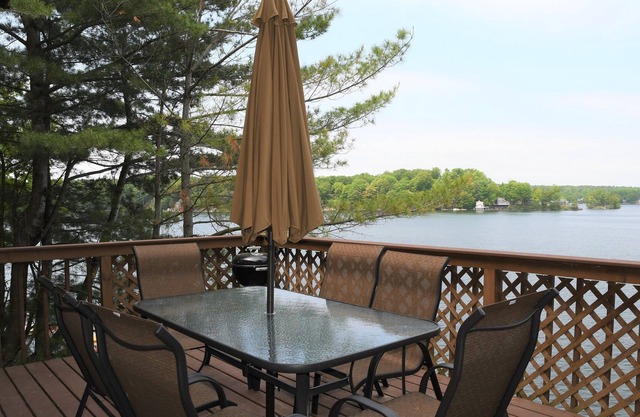 June, Sept & Oct. Rentals 1000 Islands, Lake of the Isles, Wellesley Island