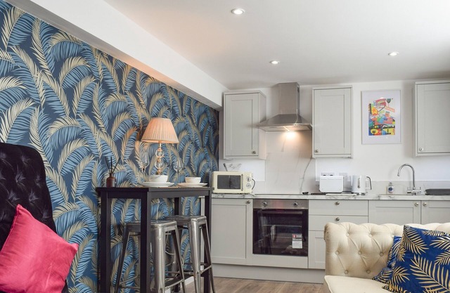 Just a few steps to the centre of the beautiful historic English market town of Alcester in the coun