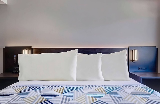 Just What You Were Looking For! Free Parking, Pet-Friendly Property