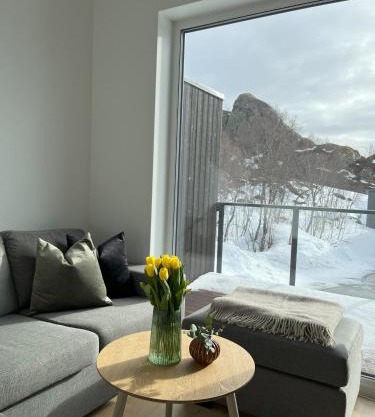 Kabelvåg - Moderne og romslig bolig ved havet