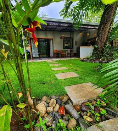 Kai Apartments - Steps to Shoreline Serenity