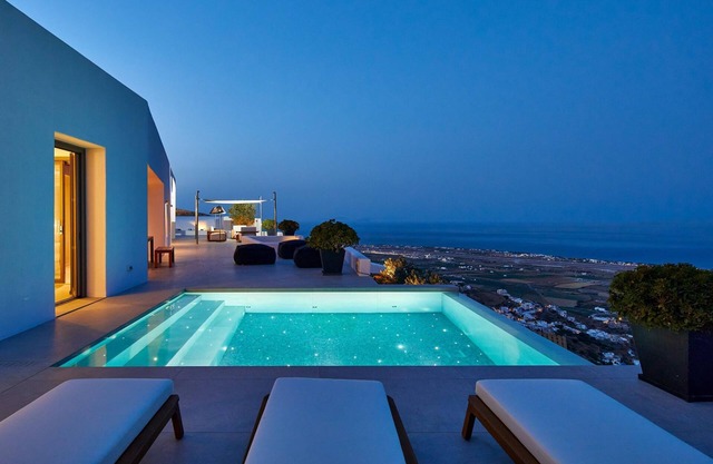 Kamini White I Villa