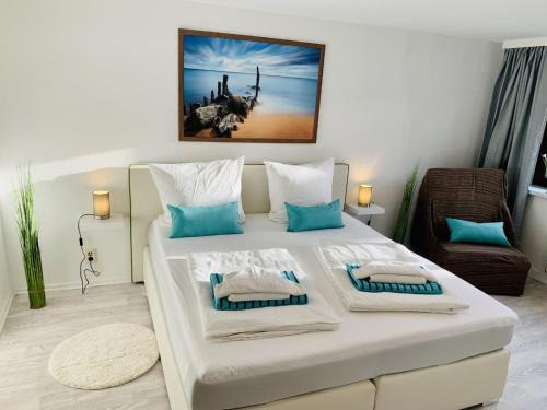 KAPITÄNS HUS - traditionelles Reethaus strandnah, Sauna, großer Garten, PKW-Stellplätze