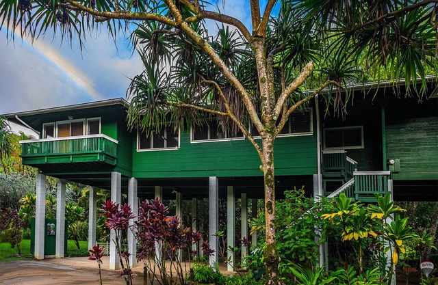 Kauai Tree House - Nestled Along a Stream & Secluded, Tropical Surroundings.