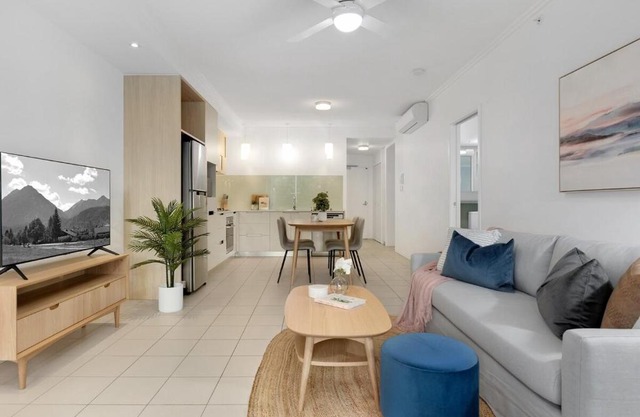 Kelvin Grove Sanctuary - 2BR 2BA w Private Balcony M13
