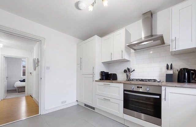 Kensington Flat| Contractors/Families/Contractors 20% DIscount