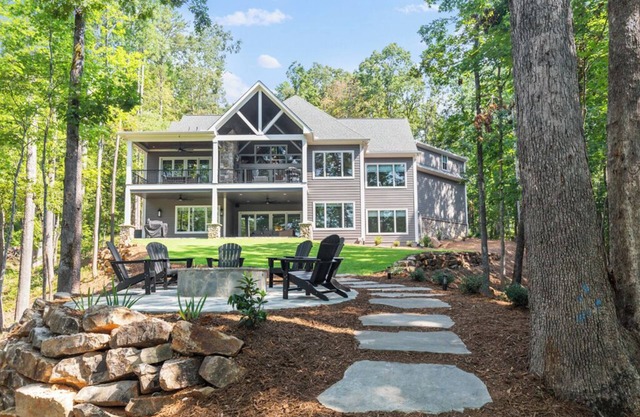 Keowee Cove Retreat on Lake Keowee!