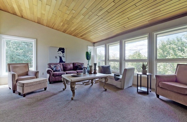 Kettleby Country Retreat On 2.5 Acres