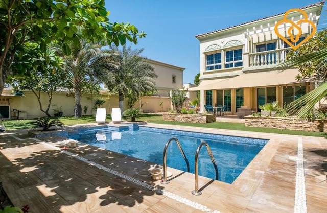 Keysplease Amazing 2 B/R Villa With private Pool, JVT