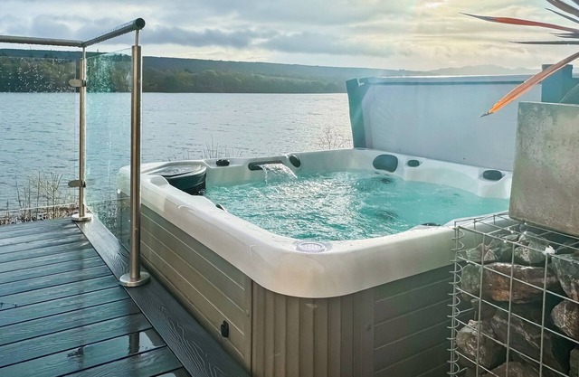 Kimcraigan Lodge is located with uninterrupted views on the banks of Loch Ness.