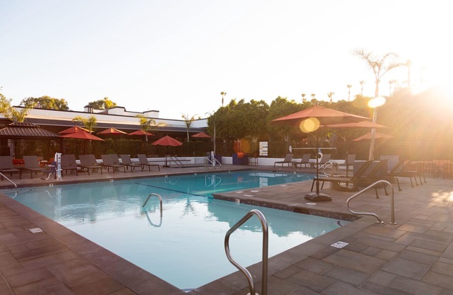 King Bed, Pool, Hot Tub, Mountain Views