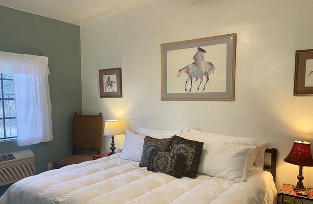 King room in a beautiful, and well established country inn on14 forested acres.