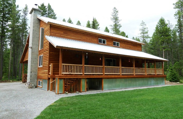 King's Cabin, just 2 miles from the Park entrance in West Glacier!