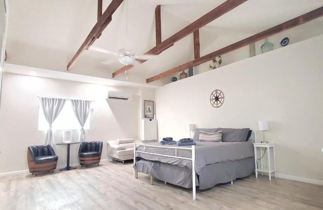 King Size Sassy Studio