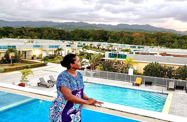 KING SIZE Suite with Pool and beach