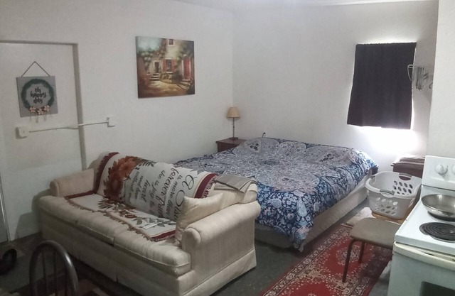 King Studio Near Canyon Zipline, Juniper, Silver Springs -Level 2 EV Car Charger