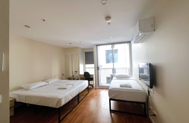 King Studio | Sleeps 3 | CBD Stay w/Pool & Tram Access