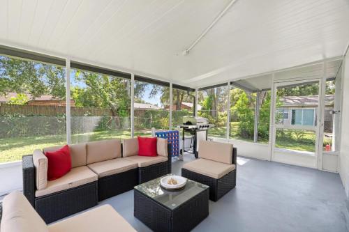 King-Style Retreat - 4 BR - Family Friendly