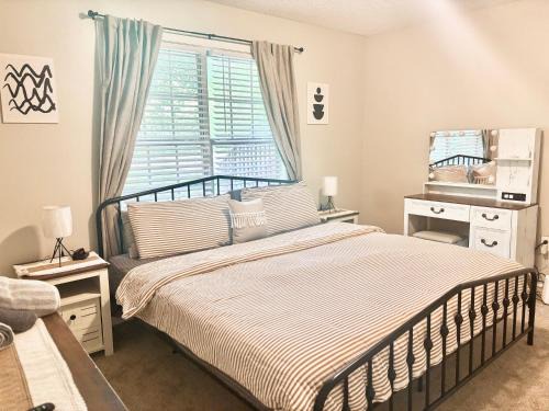 King Suite - Half Bath - Gym - Game Room - Hot Tub