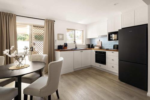 Kirra Beach Escape - Pool Tennis Pets Near Airport