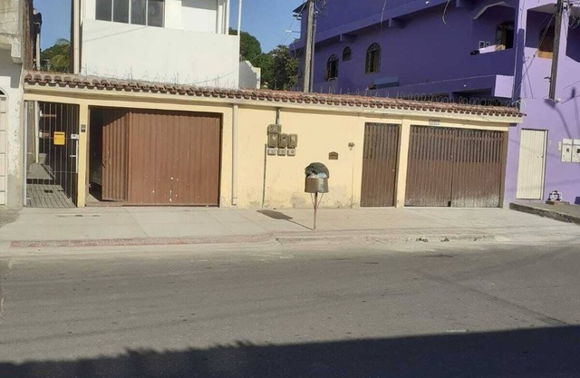 Kitnet Branca, Pertinho da Praia e com Muita paz e Sôssego. Vem Conferir