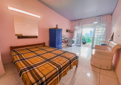 Kitnet completa a 800m da Praia