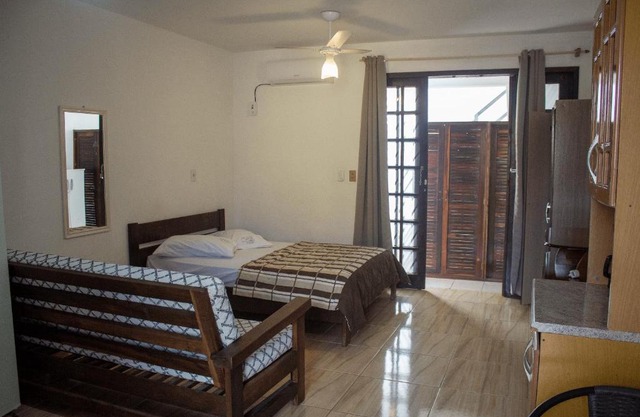 Kitnet conceito aberto 80 m da praia