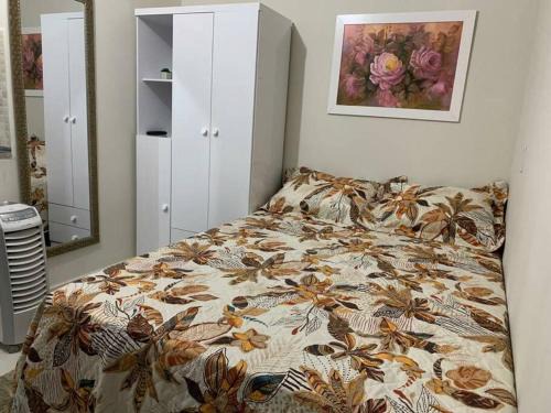 Kitnet202 centro, com linda vista janela, tv smart