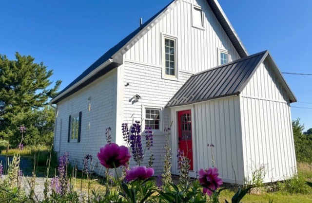 Knotting Hill - A Hidden Gem Retreat in Mahone Bay