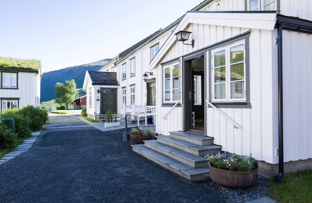 Kongsvold Fjeldstue by Frich`s