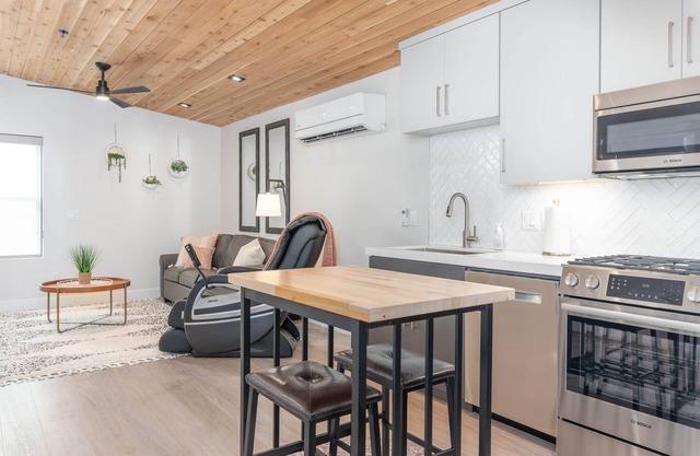 Kordeluxe Row #3 Studio Townhouse